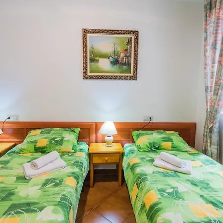 Апартаменти Casa En La Costa II Playa Los Locos Торрев'єха